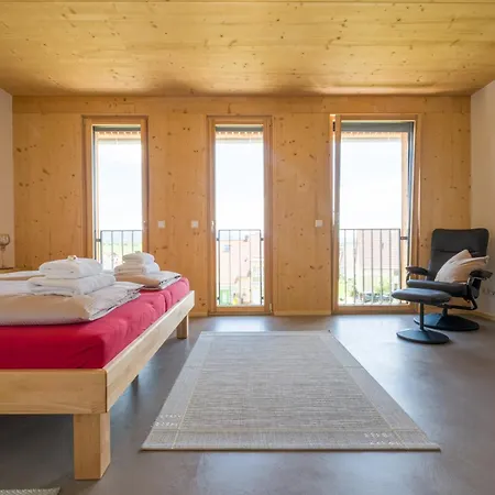 Adelnhoven Apartment *