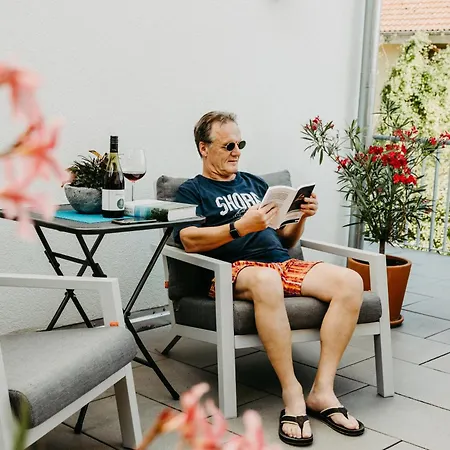 Adelnhoven Apartman *